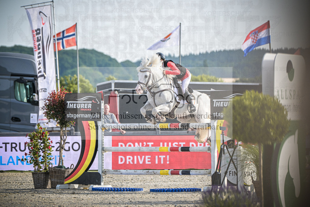 DOS_8504 | Entdecke hochwertige Reitturnierfotos von Foto Oger. Professionell, emotional und authentisch – jetzt Lieblingsmomente im Shop bestellen.Deutschlandweite Turnierfotografie. - Realisiert mit Pictrs.com