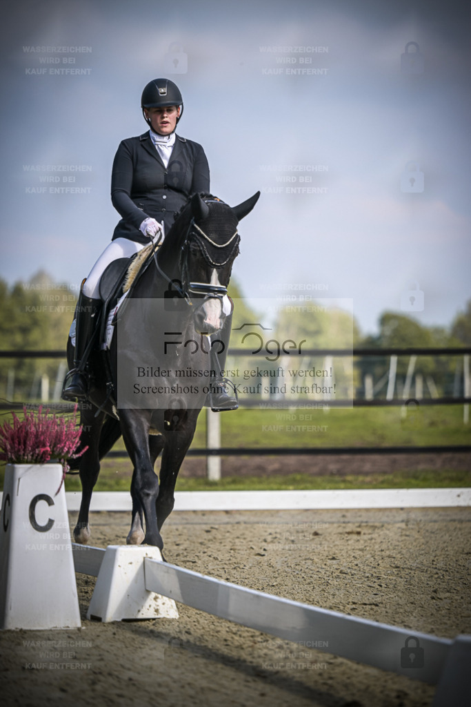 DOS_B720 | Entdecke hochwertige Reitturnierfotos von Foto Oger. Professionell, emotional und authentisch – jetzt Lieblingsmomente im Shop bestellen. - Realisiert mit Pictrs.com