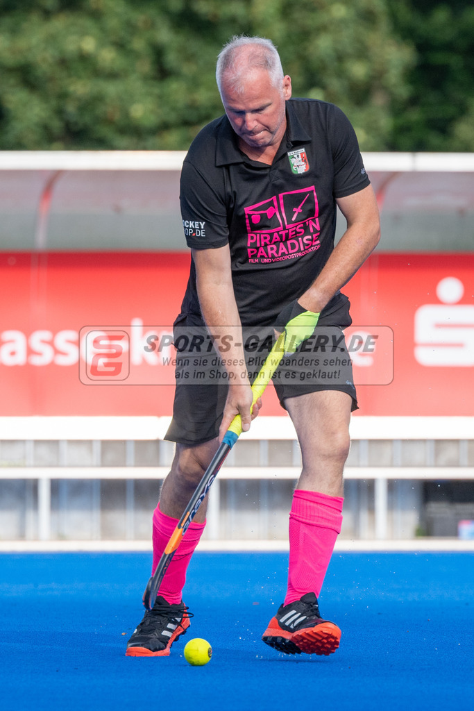 SFE_20240817_0223 | Krefeld, Deutschland, 17.08.2024:  European Cup for Recreational Hockey Players im KTHC Stadion Rot-Weiss Köln Tennis and Hockey Club am 17.08.2024 in Krefeld, Deutschland. (Foto von Stephan Fehrmann)Krefeld, Germany, 17.08.2024: European Cup for Recreational Hockey Players in KTHC Stadion Rot-Weiss Köln Tennis and Hockey Club at 17.08.2024 in Krefeld, Deutschland. (Foto from Stephan Fehrmann)