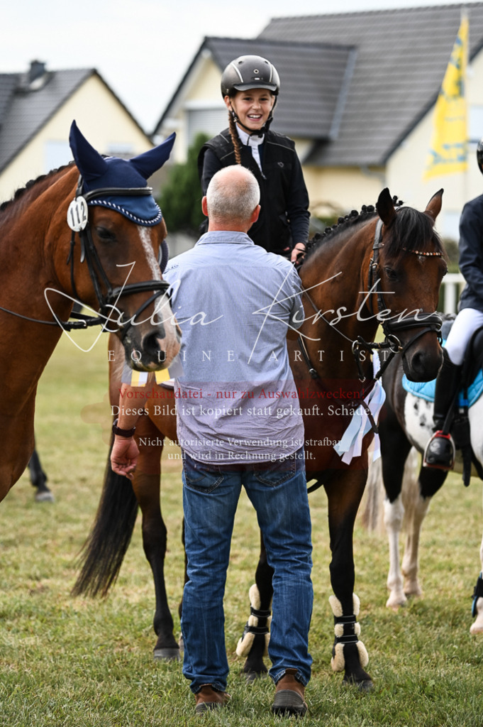 DSC_5771 | Pferde- und Turnierfotografie in Westsachsen. Pferdeportraits, Auftragszeichnungen und intuitive Kunst.
