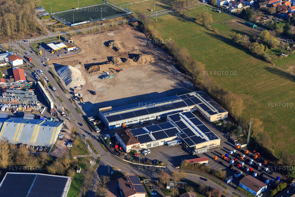 Luftbild: Baustelle zur Erschliessung des neuen Logistikpark der HANSAINVEST und DFI-Real-Estate Kandel nach Abriss des OBI-Markts im Ortsteil Minderslachen in Kandel im Bundesland Rheinland-Pfalz in Deutschland. – Foto: IMG_145590.jpg vom 19.03.2025 durch Werner Riehm/FLY-FOTO.de – Auflösung des Originals: 5022 x 3348 px – Entdecke HANSAINVEST | Kapital-verwaltungs-gesellschaft: Hansainvest – DFI Real Estate - Driving Future Innovation