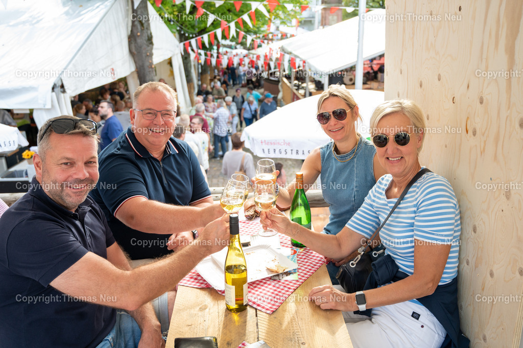 9_Winzerfest-Bensheim | bbe, Bensheim, Winzerfest 2025,  Geselligkeit beim Wein in Bensheim beim Bergsträßer Winzerfest,  Bild: Thomas Neu