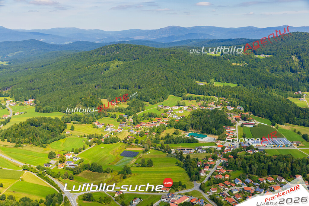 Luftaufnahme von Kirchdorf im Wald Vs Google Maps- Die Luftaufnahme wurde 2025 vom UL-Flugzeug heraus erstellt ( keine Drohne ) - Hochauflösende Luftaufnahme - für professionelle Ausdrucke geeignet. Die Geschenkidee !Mit Lizenz und Bildrechte bestellbar
