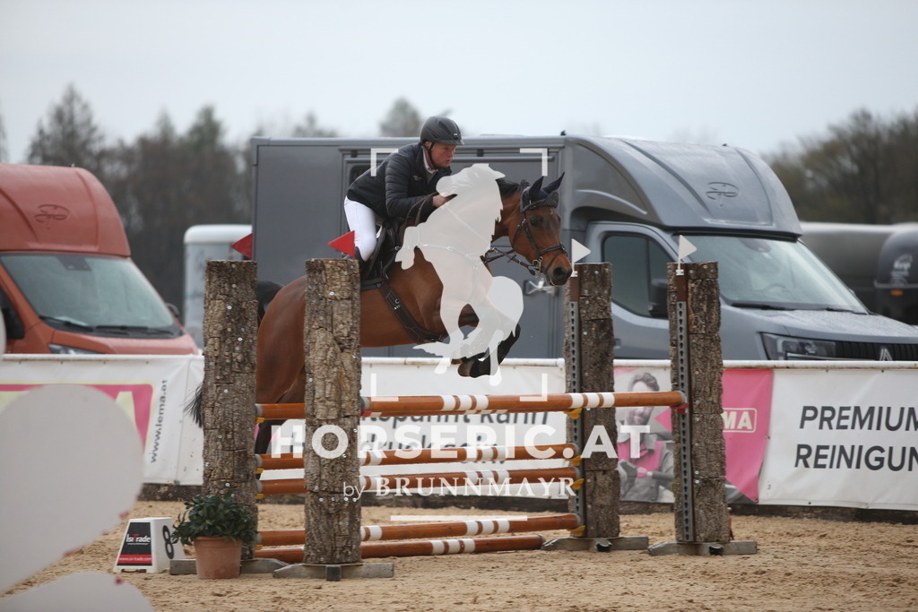 AS8V0531 | Willkommen bei Brunnmayr - Design & Fotografie – Ihrem Spezialisten für Reitturniere und Pferdeveranstaltungen in Oberösterreich, Salzburg und Bayern! Seit über 17 Jahren sind wir leidenschaftlich dabei.