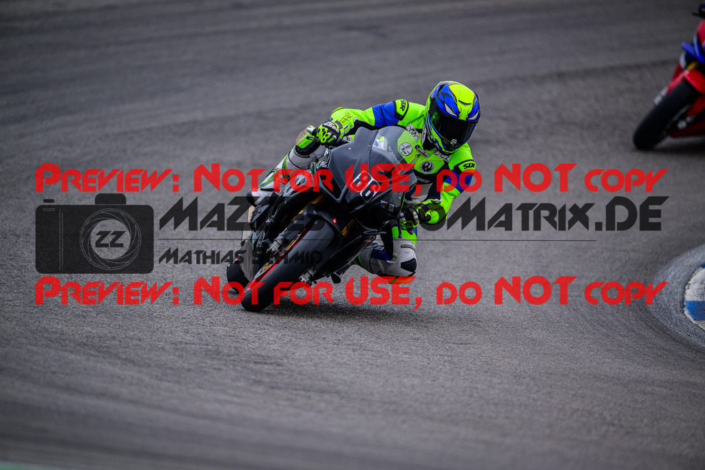 MaZZes_Fotomatrix_20250421_6007705_7301 | WEISS