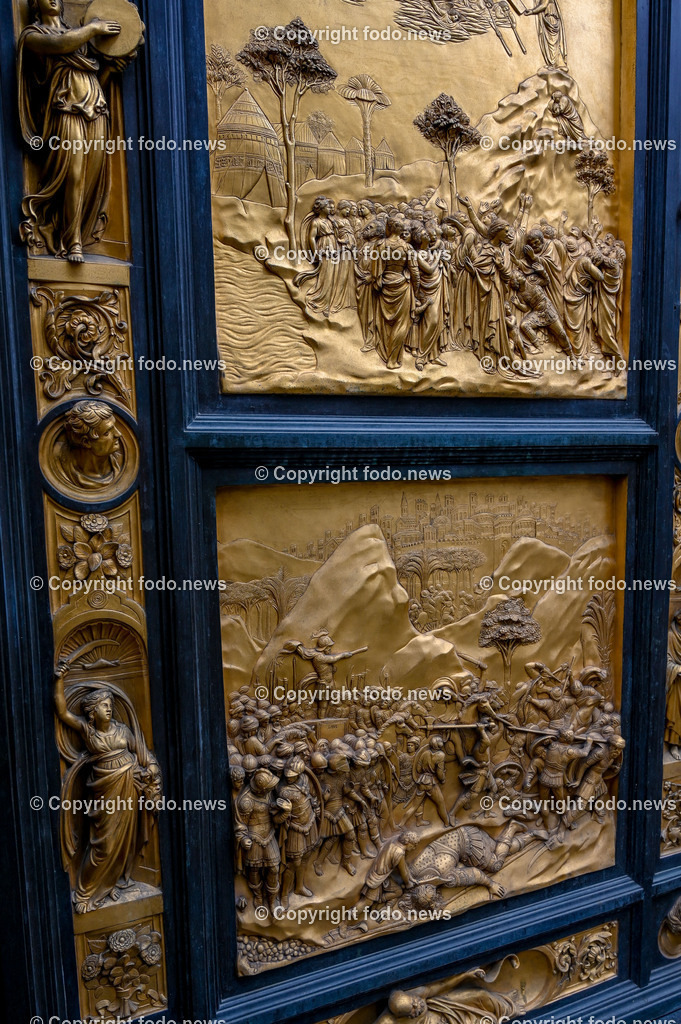 Italien_ Toscana_ Florenz_ 30.05.2024-244 | 30.05.2024, Italien, ITA, Toskana, Florenz im Bild Stadtansichten, Gebäude, Architektur, Touristen, Historisch, Souvenir, Altstadt, Museum, Statuen, Skulpturen, Piazza della Signoria, Statue David, Palazzo Vecchio, Neptunbrunnen, Piazza della Repubblica, Ponte Vecchio, Brücke, Uffizien, Kathedrale Santa Maria del Fiore, Arno, Fluß


Florenz, Firenze, ist eine italienische Großstadt. Nach Einwohnern ist sie die achtgrößte Stadt Italiens. Florenz ist die Hauptstadt sowie größte Stadt der Region Toskana und der Metropolitanstadt Florenz, in der etwa eine Million Menschen leben. Florenz ist für seine Geschichte berühmt. Leonardo da Vinci verbrachte große Teile seiner Jugend in Florenz, Michelangelo fand Unterschlupf in der Kirche der Medici, Galileo Galilei wohnte als Hofmathematiker in den Palästen der Medici. Von 1865 bis 1871 war die Stadt die Hauptstadt des neu gegründeten Königreichs Italien. Das historische Zentrum von Florenz zieht Jahr für Jahr Millionen von Touristen an. Die historische Innenstadt wurde von der UNESCO im Jahre 1982 zum Weltkulturerbe erklärt. 
Quelle: Wikipedia
