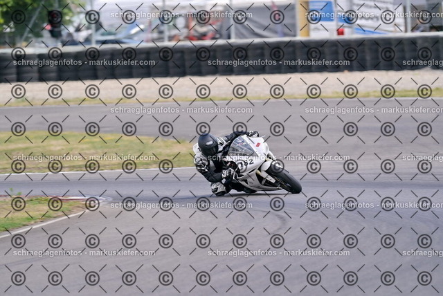 26bt05-1892 | markuskiefer.com - Realisiert mit Pictrs.com
