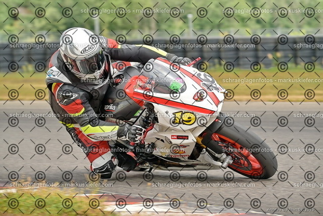 25bt05-1185 | markuskiefer.com - Realisiert mit Pictrs.com