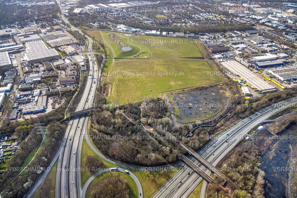 Essen260305618FreiheitEmscher | Luftbild, „Freiheit Emscher“ großes interkommunalen Stadtentwicklungsprojekte in NRW, von Essen, Bottrop und RAG Montan Immobilien, 1.700 Hektar, inklusive 150 Hektar ehemaliger Bergbauflächen, entsteht bis ca. 2030 ein neuer, nachhaltiger urbaner Raum für innovat, , Altenessen-Nord, Essen, Ruhrgebiet, Nordrhein-Westfalen, Deutschland