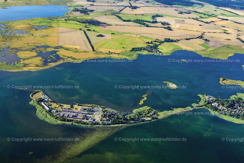 Riems_Insel_Friedrich_Löffler_Institut_ELS_6819100822 | RIEMS 10.08.2022 Gebäudekomplex des Institut " Friedrich-Loeffler-Institutes FLI " auf der Insel Riems an der Ostsee im Bundesland Mecklenburg-Vorpommern, Deutschland. Weiterführende Informationen bei: Ed. Züblin AG,  FLI Friedrich-Loeffler-Institut,  HOCHTIEF Aktiengesellschaft AG,  Heitkamp Construction GmbH,  RDS Rauh Damm Stiller Partner Planungsgesellschaft mbH,  ZÜBLIN Timber GmbH. // Building complex of the institute " Friedrich-Loeffler-Institutes FLI " in Riems on the Baltic Sea in the state Mecklenburg - Western Pomerania, Germany. Further information at: Ed. Zueblin AG,  FLI Friedrich-Loeffler-Institut,  HOCHTIEF Aktiengesellschaft AG,  Heitkamp Construction GmbH,  RDS Rauh Damm Stiller Partner Planungsgesellschaft mbH,  ZUeBLIN Timber GmbH. Foto: Martin Elsen