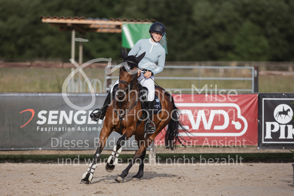 240629_LüPfSpTa_Stil-A-521 | Deine schönsten Turniermomente als professionelle Fotos! Entdecke hochwertige Pferdesport-Fotografie im Online-Shop. Jetzt Fotos finden & bestellen!