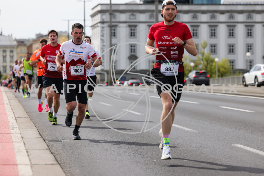 ..... | Int. 3 Brückenlauf Linz, Foto: WAPICS/Binder Manuel