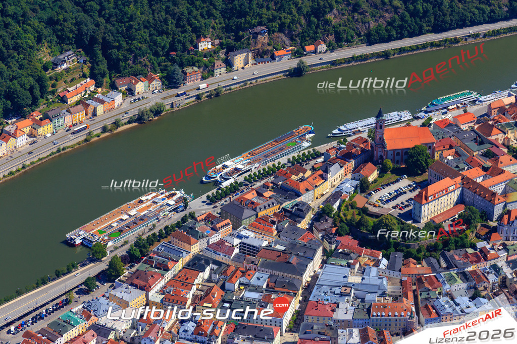Die Luftaufnahme der Stadt Passau wurde 2017 vom Flugzeug heraus erstellt ( keine Drohne )- hohe Auflösung für beste Qualität