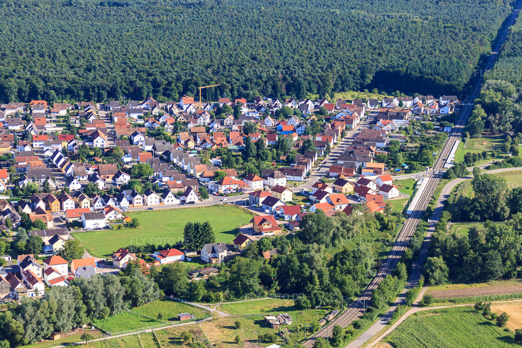 Luftbild: Rülzheim, Westendstr in Rülzheim im Bundesland Rheinland-Pfalz in Deutschland. Foto: IMG_30764.jpg vom 31.07.2010 durch Werner Riehm/FLY-FOTO.de