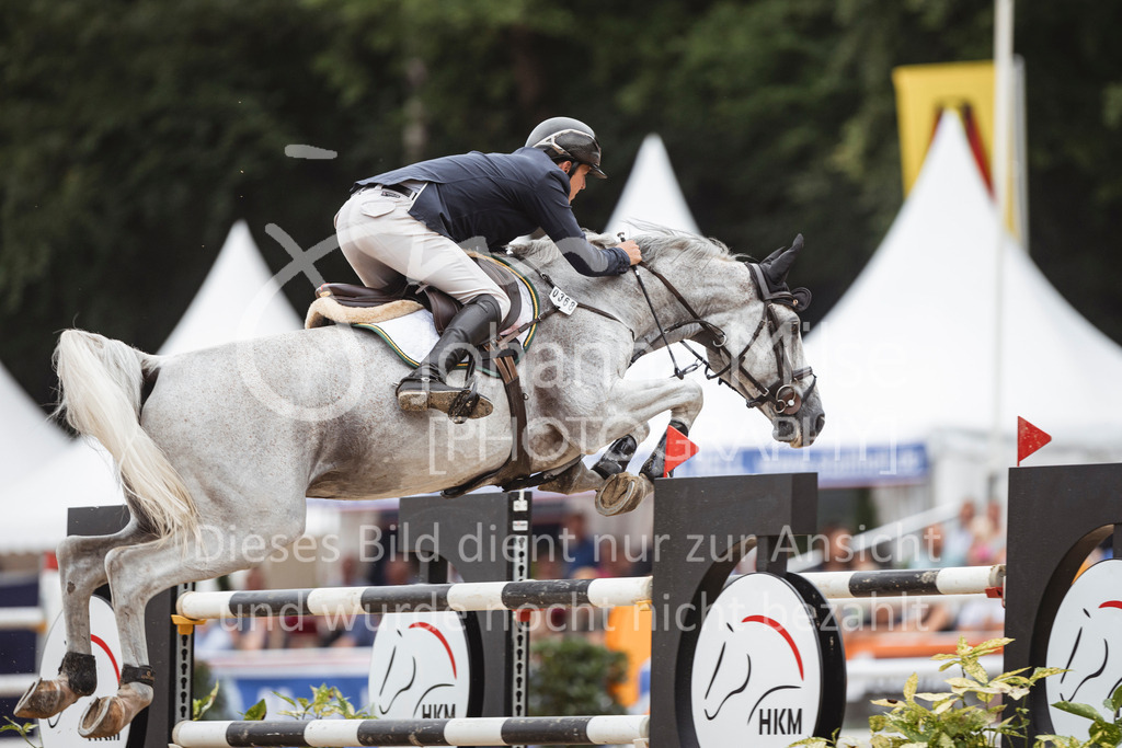 240906_BuCha_GP-611 | Deine schönsten Turniermomente als professionelle Fotos! Entdecke hochwertige Pferdesport-Fotografie im Online-Shop. Jetzt Fotos finden & bestellen!