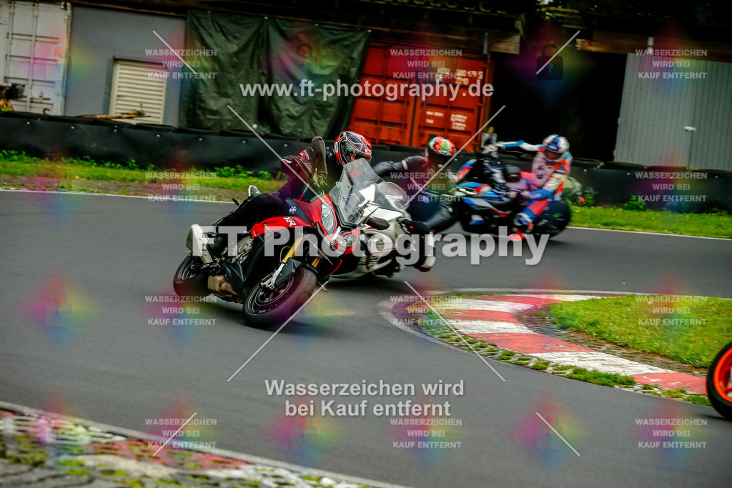 VBK-4195 | Hier findet Ihr Bilder von Touristenfahrten auf der Nürburgring Nordschleife oder von anderen Veranstaltungen die ich besucht habe. Viel Spass beim Durch Schauen 