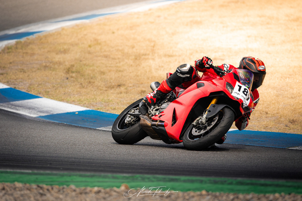 Ducati Trackday Hockenheimring 2026 | Entdecken Sie die faszinierende Welt von Alexander Tschuncky Arts: Kreative Fotografie, atemberaubende Automobilkunst und hochwertiger Bilderdruck. Lassen Sie sich inspirieren! - Realisiert mit Pictrs.com