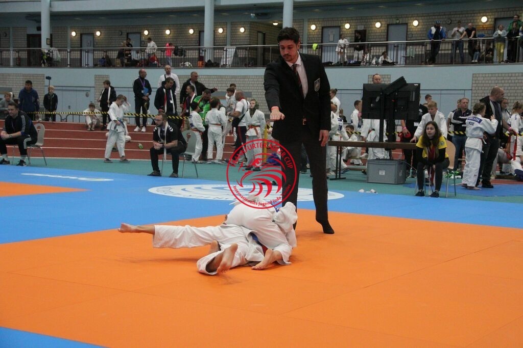 IMG_3242 | Fotos vom Adler Cup - Pictures from Adler Cup

Hier findet Ihr alle Eindrücke und großen Momente der Adler Cup Wochenenden. Here you will find all impressions and great moments of the Adler Cup weekends. - Realisiert mit Pictrs.com