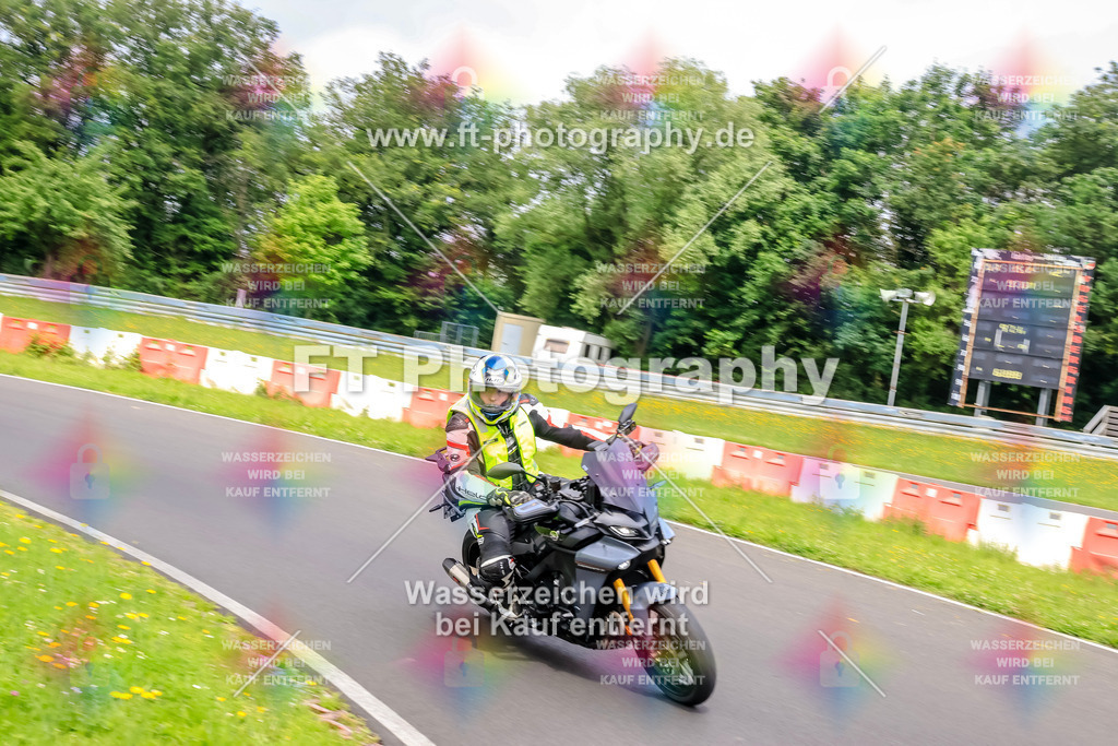 VBK-7256 | Hier findet Ihr Bilder von Touristenfahrten auf der Nürburgring Nordschleife oder von anderen Veranstaltungen die ich besucht habe. Viel Spass beim Durch Schauen 