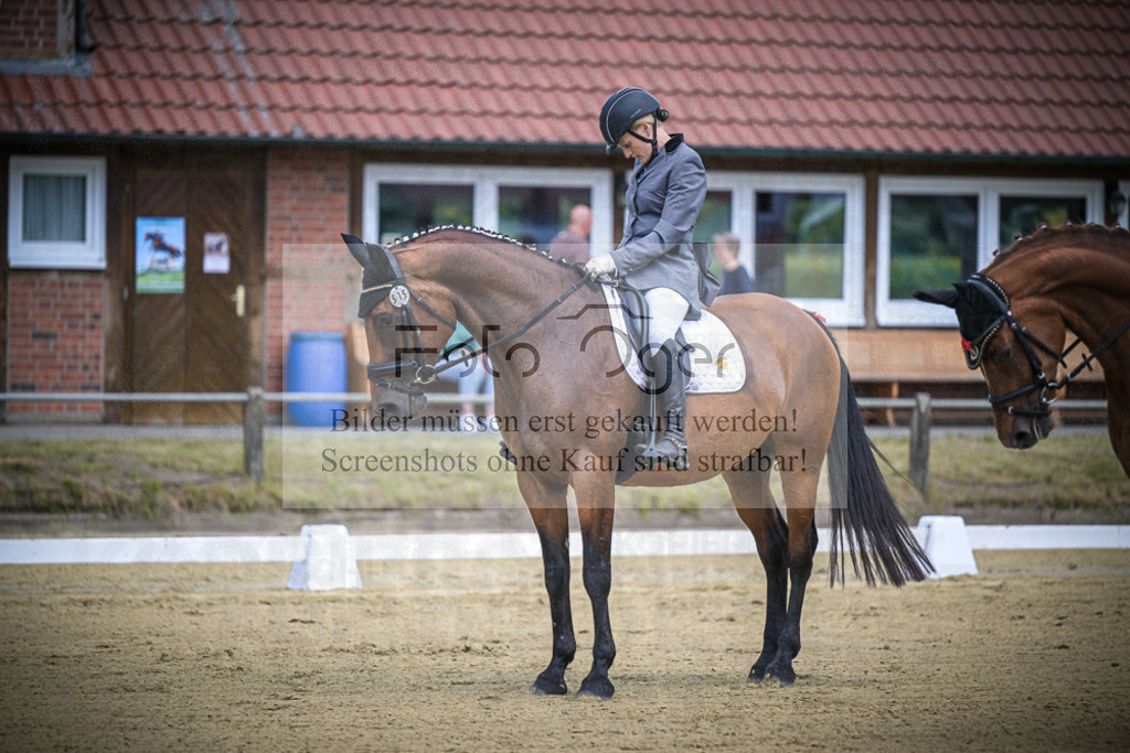 DOS_0323 | Entdecke hochwertige Reitturnierfotos von Foto Oger. Professionell, emotional und authentisch – jetzt Lieblingsmomente im Shop bestellen.Deutschlandweite Turnierfotografie. - Realisiert mit Pictrs.com