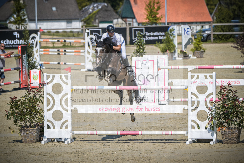 DOS_1195 | Entdecke hochwertige Reitturnierfotos von Foto Oger. Professionell, emotional und authentisch – jetzt Lieblingsmomente im Shop bestellen.Deutschlandweite Turnierfotografie. - Realisiert mit Pictrs.com