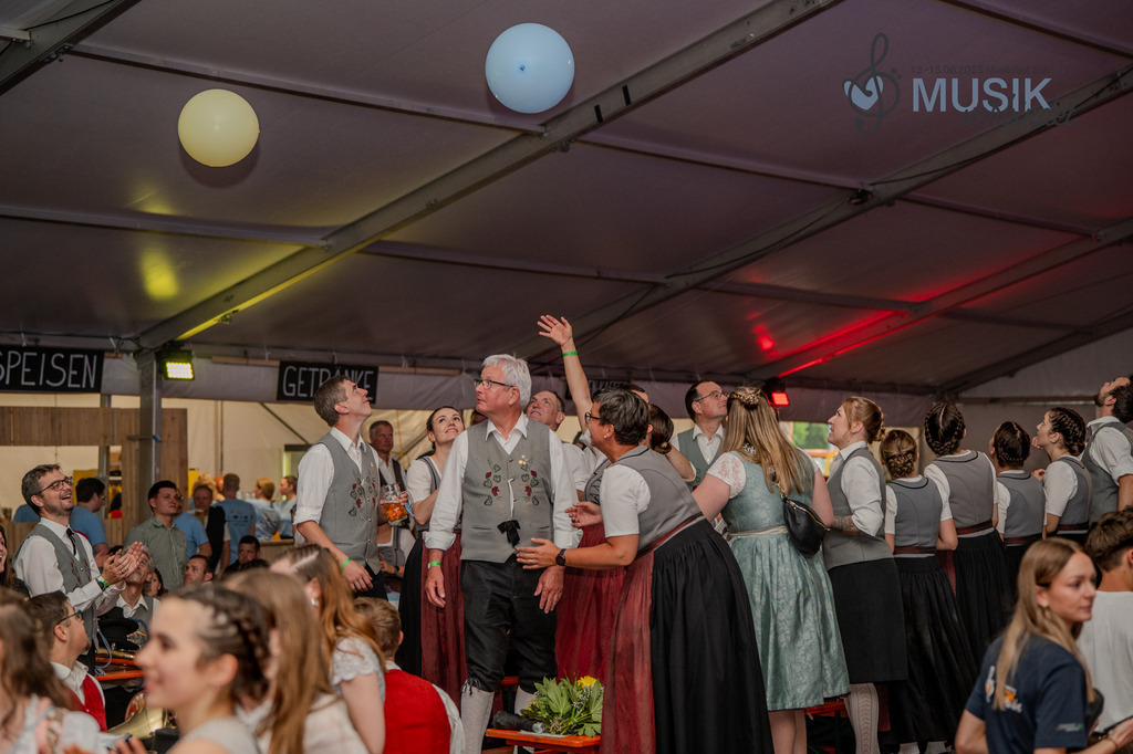 DSC_4744 | "Fussifoto.com – Ihr Ansprechpartner für hochwertige Fotografie! Entdecken Sie kreative Bilder und professionelle Dienstleistungen. Kontaktieren Sie uns für Ihre Projekte!"