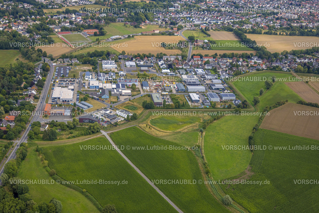 Hamm250701312Rhynern | Luftbild, Wiesenfläche und Gewerbegebiet Hohefeldweg, Herbert-Rust-Weg, Fluss Ahse am Hohefeldweg, Uentrop, Hamm, Ruhrgebiet, Nordrhein-Westfalen, Deutschland