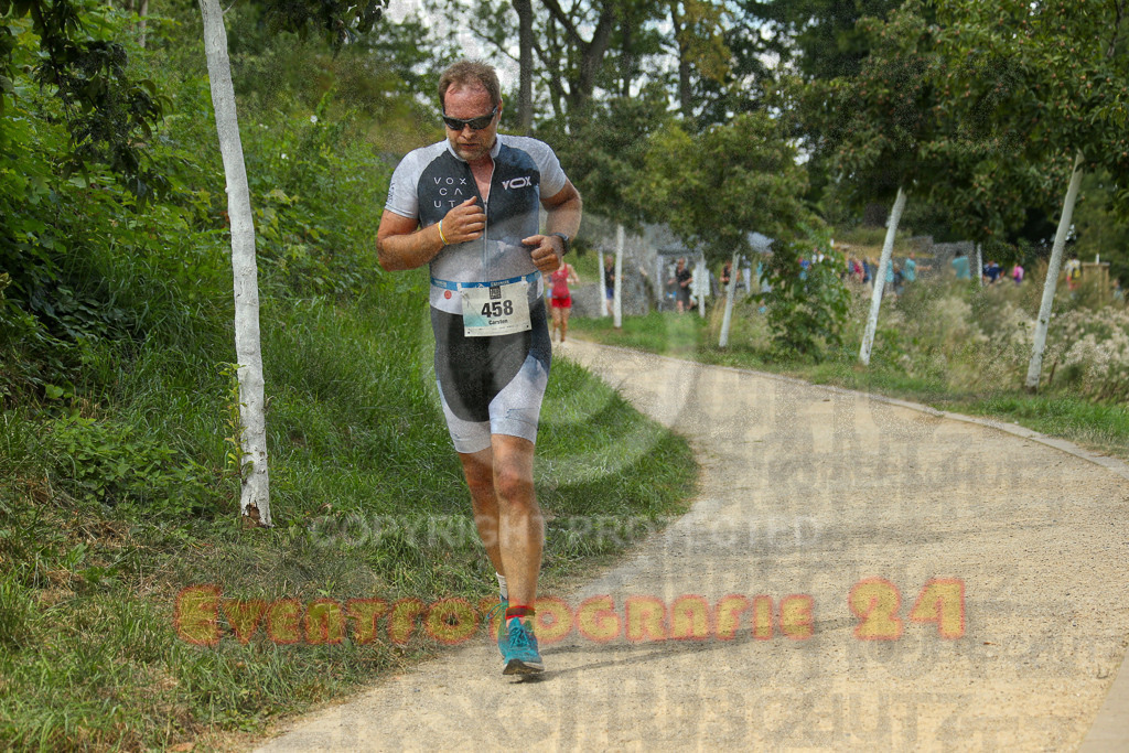 250824_1357_EX1_4393 | Sportfotografie im Rhein-Sieg Kreis, Köln, Bonn, NRW, Rheinland Pfalz, Hessen, etc. Unser Tätigkeitsfeld umfasst den Laufsport vom Volkslauf über den Marathon, Duathlon, Triathon bis zum Ultralauf wie Kölnpfad Ultra oder Schindertrail.