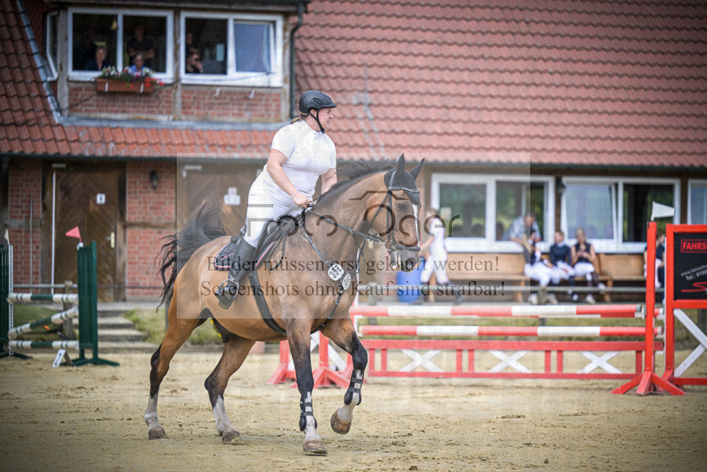 DOS_0450 | Entdecke hochwertige Reitturnierfotos von Foto Oger. Professionell, emotional und authentisch – jetzt Lieblingsmomente im Shop bestellen.Deutschlandweite Turnierfotografie. - Realisiert mit Pictrs.com