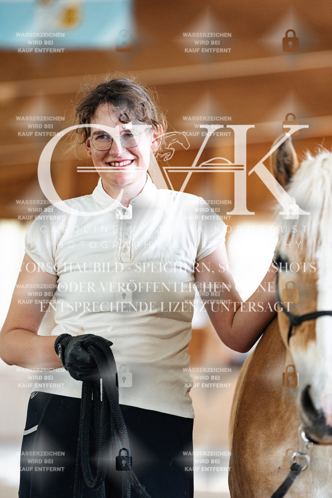 CK908633 | Turnierfotografie Pferdefotografie Trier Rheinland-Pfalz Pferdesport Reitsport Tierfotografie Sportfotografie Pferdevideo Pferdevideografie Equestrianvideography equestrianphotography  - Realisiert mit Pictrs.com