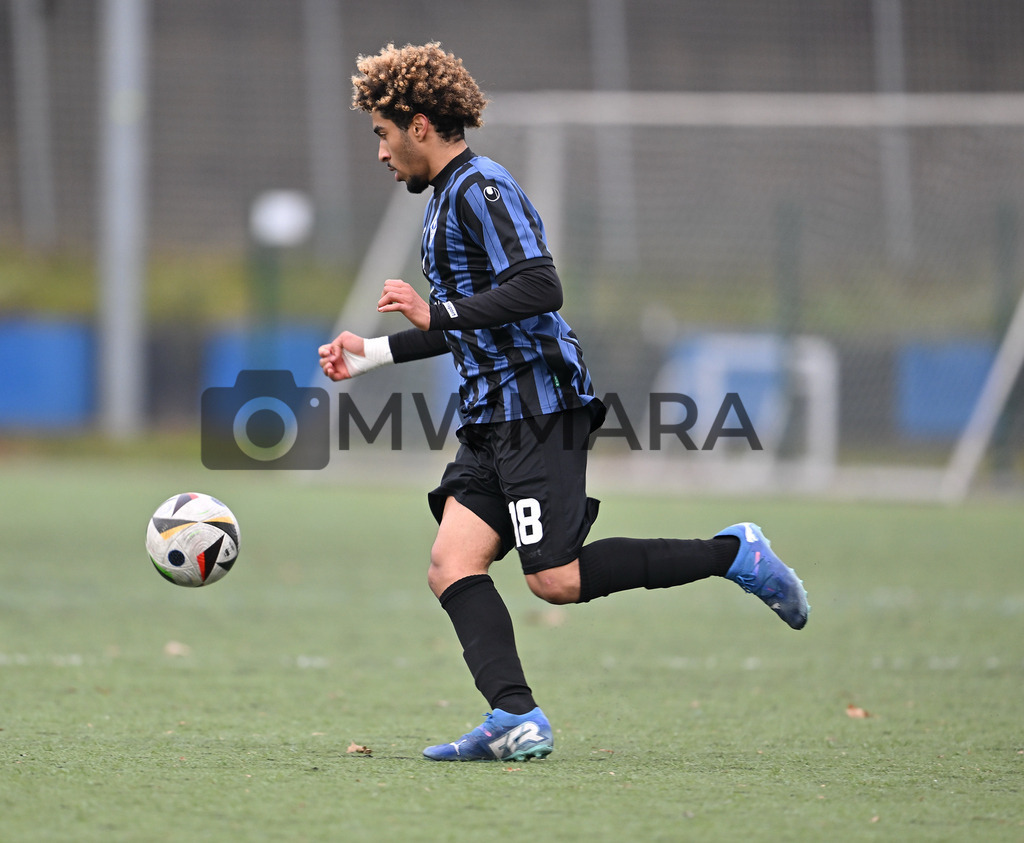 Fussball I Herren I Saison 2025-2026 I Bundesliga I 6. Spieltag I Eintracht Frankfurt - FC Bayern München  | MWMARA - Realisiert mit Pictrs.com