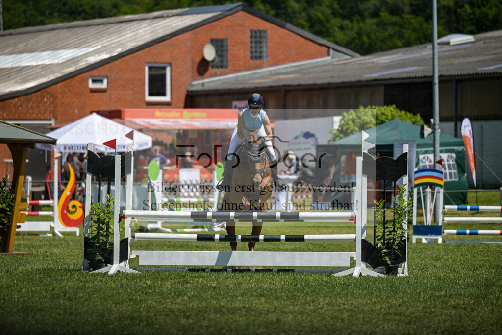Reitturnier Voxtrup | Entdecke hochwertige Reitturnierfotos von Foto Oger. Professionell, emotional und authentisch – jetzt Lieblingsmomente im Shop bestellen. - Realisiert mit Pictrs.com