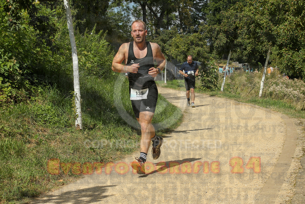 250824_1248_EX1_0587 | Sportfotografie im Rhein-Sieg Kreis, Köln, Bonn, NRW, Rheinland Pfalz, Hessen, etc. Unser Tätigkeitsfeld umfasst den Laufsport vom Volkslauf über den Marathon, Duathlon, Triathon bis zum Ultralauf wie Kölnpfad Ultra oder Schindertrail.