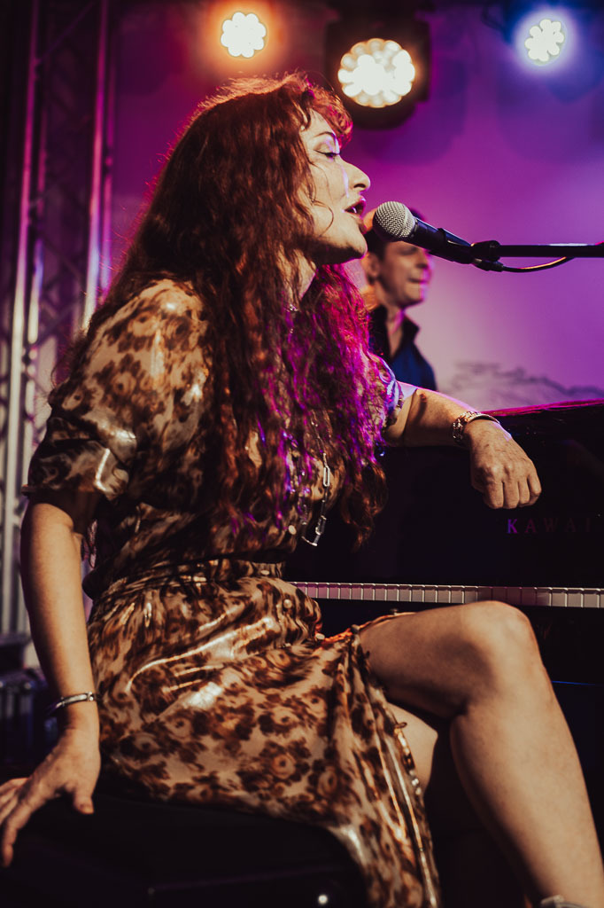 Maria Markesini Konzert | Maria Markesini meets Klazz Brothers im Forte Belvedere Leisnig zum Festival Hallo Leisnig 2022. - Realisiert mit Pictrs.com