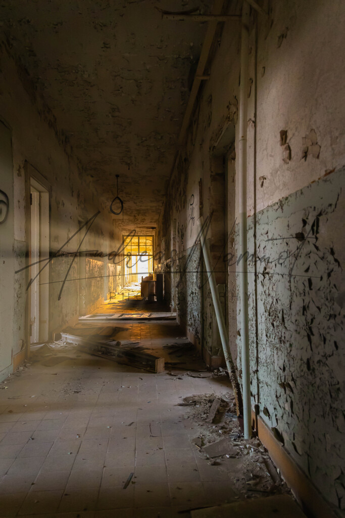 Alter Laborflur | Lost Place - Realisiert mit Pictrs.com