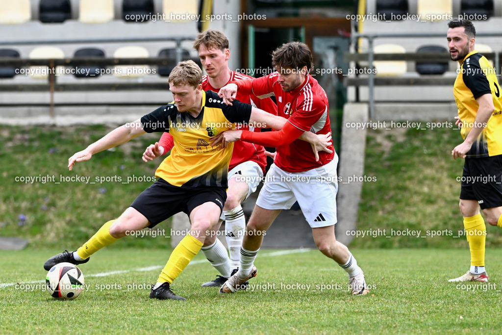 SV Arnoldstein vs. FC Union Sillian-Heinfels | #8 Ruairidh James Johnson SV Arnoldstein, #20 Marco Ortner FC Sillian, #11 Pascal Brandstätter FC Sillian, SV Arnoldstein vs. FC Union Sillian-Heinfels, SV Arnoldstein vs. FC Union Sillian-Heinfels am 29.03.2026 in Arnoldstein (Waldparkstadion Arnoldstein), Austria, (Photo by Bernd Stefan)