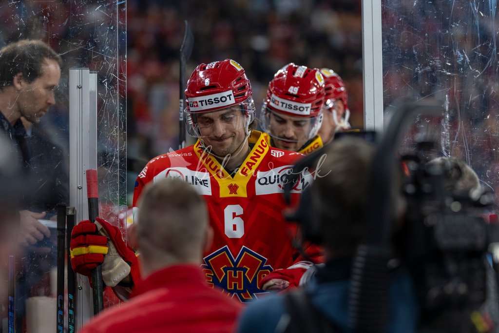 EHCB vs SCB 20260312_wb-3893 | Sportbilder, Sportfotograf, Hochzeits- und Eventfotografin, Flugshows, Portraits und Tiershooting, Aviation, Downhill, Nationalleague, Swissleague, International