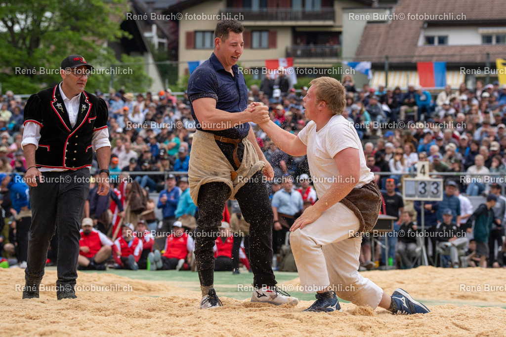 BUR03645 | René Burch leidenschaftlicher Fotograf aus Kerns in Obwalden.  Hier finden sie Sport, Landschaft und Natur Fotografie.
 - Realisiert mit Pictrs.com