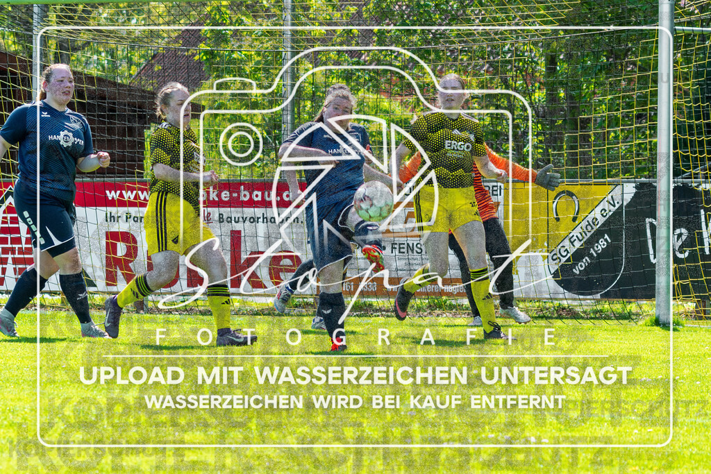 Kreisliga Damen HKCE - SG Fulde vs. Sportfreunde Bispingen | Julia Schmidt (Sportfreunde Bispingen #30); Kreisliga Damen HKCE - SG Fulde vs. Sportfreunde Bispingen am 26.04.2026 in Zentralstadion, Fulde - Realisiert mit Pictrs.com