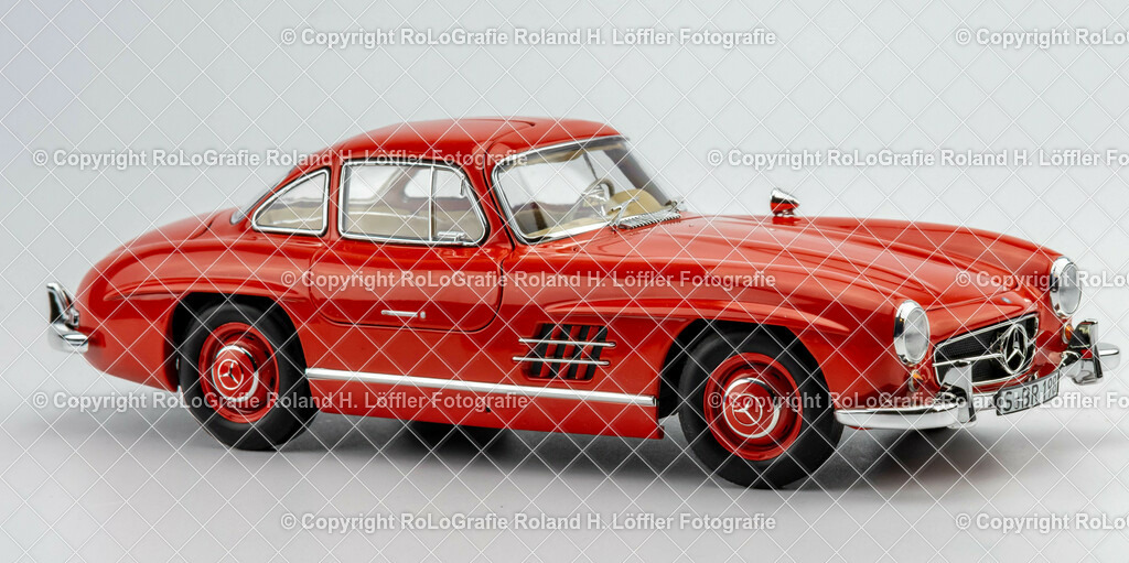 Fahrzeug_20 | Modellfahrzeug in Modellandschaft - Realisiert mit Pictrs.com