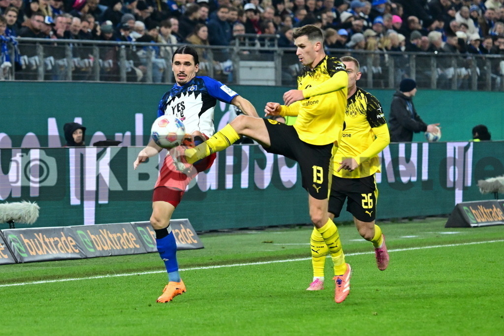 KBS Picture_HSV-Dortmund_067 | v.l. Philippe Rayan (HSV) , Gross Pascal (Bor. Dortmund) ,Sportplatz :  Volksparkstadion, - Realisiert mit Pictrs.com