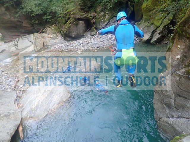P9200057 | Bestelle die Bilder deines Berg- oder Wasser-Abenteuers mit Mountain Sports bequem von zu Hause aus direkt über unseren Online Fotoshop von pictrs.com. - Realisiert mit Pictrs.com
