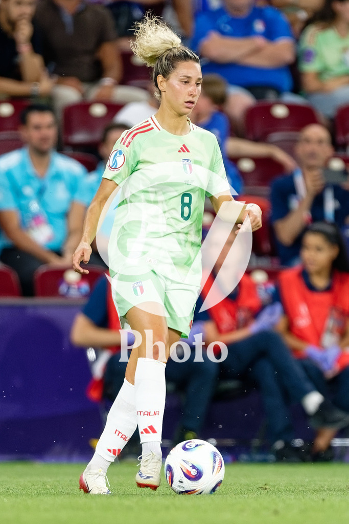 Norway v Italy - UEFA Women's EURO 2025 Quarter-Final | GENEVA, SWITZERLAND - JULY 16: Emma Severini of Italy controls the ball  during the UEFA Women's EURO 2025 Quarter-Final match between Norway and Italy at Stade de Geneve on July 16, 2025 in Geneva, Switzerland. (Photo by Giuseppe Velletri/Sports Press Photo/Getty Images)