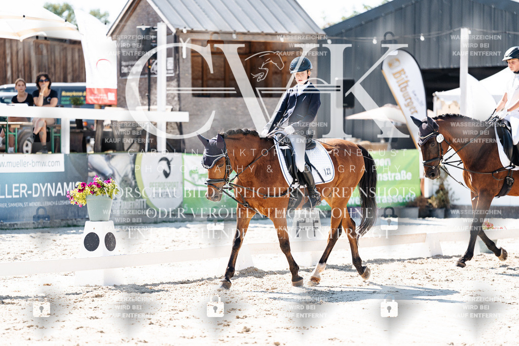 CK902474 | Turnierfotografie Pferdefotografie Trier Rheinland-Pfalz Pferdesport Reitsport Tierfotografie Sportfotografie Pferdevideo Pferdevideografie Equestrianvideography equestrianphotography  - Realisiert mit Pictrs.com