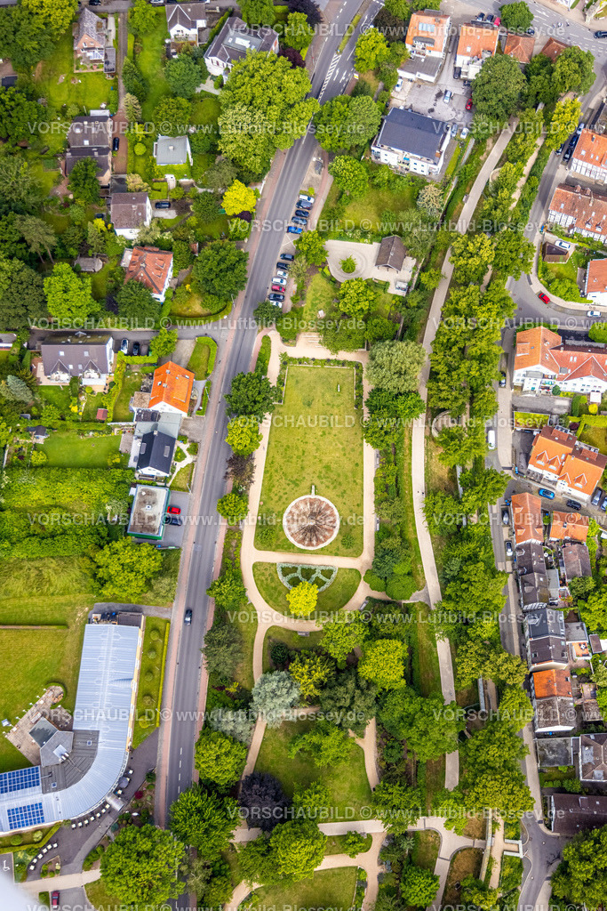 Soest220600431 | Luftbild, Rosengarten mit Springbrunnen und Wall Soest, Soest, Soester Boerde, Nordrhein-Westfalen, Deutschland