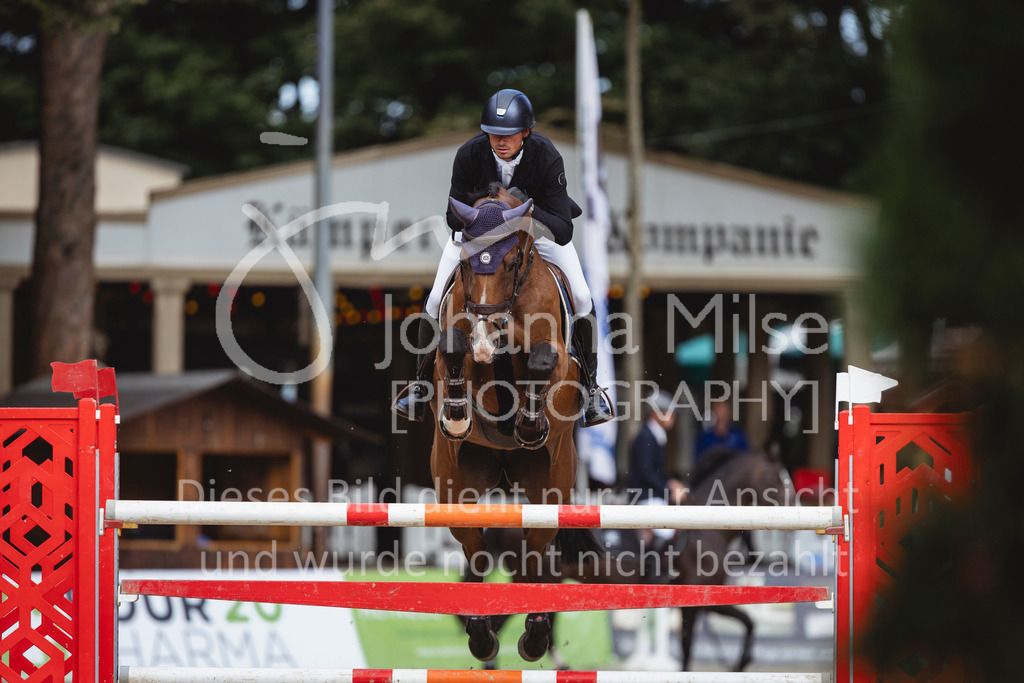 240915_OWLCh_MT-437 | Deine schönsten Turniermomente als professionelle Fotos! Entdecke hochwertige Pferdesport-Fotografie im Online-Shop. Jetzt Fotos finden & bestellen!