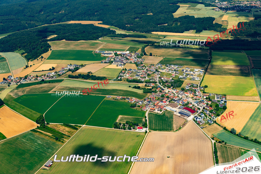 Das Luftbild zeigt : Thaldorf Kelheim - Die Luftaufnahme wurde 2023 vom UL-Flugzeug aus erstellt ( keine Drohne ) - Hochauflösende Luftaufnahme - Für grossformatige Ausdrucke geeignet. Die Geschenkidee !Mit Lizenz und Bildrechte bestellbar