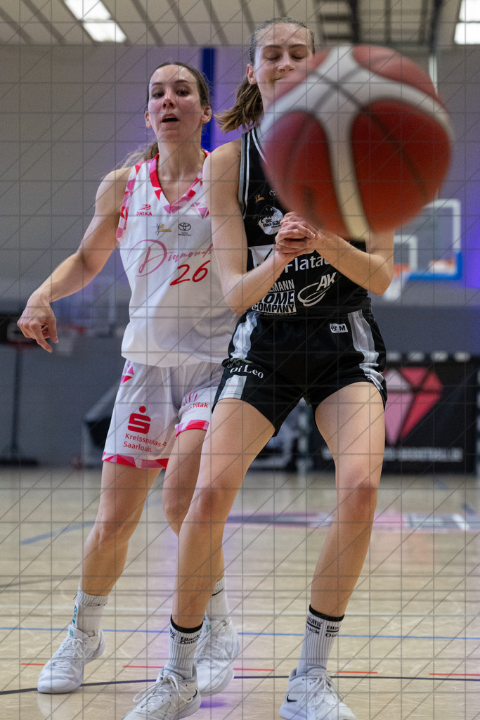 2. DBBL PlayOff 24/25 | 12.04.2025 | Dillingen Diamonds vs. BBC OS | 1/8-Finale, 2. Spiel  | 2. DBBL PlayOff 24/25 | 12.04.2025 | Dillingen Diamonds vs. BBC OS | 1/8-Finale, 2. Spiel  - - - - - CREDIT, www.bullenfotos.de, Martin König, Hörner Weg 40, D-49078 Osnabrück, +4917663732967, Nutzung und Weitergabe nur zu den vereinbarten Zwecken. Presseanfragen an Urheber. Alle Rechte beim Urheber. - - - - - - Realisiert mit Pictrs.com