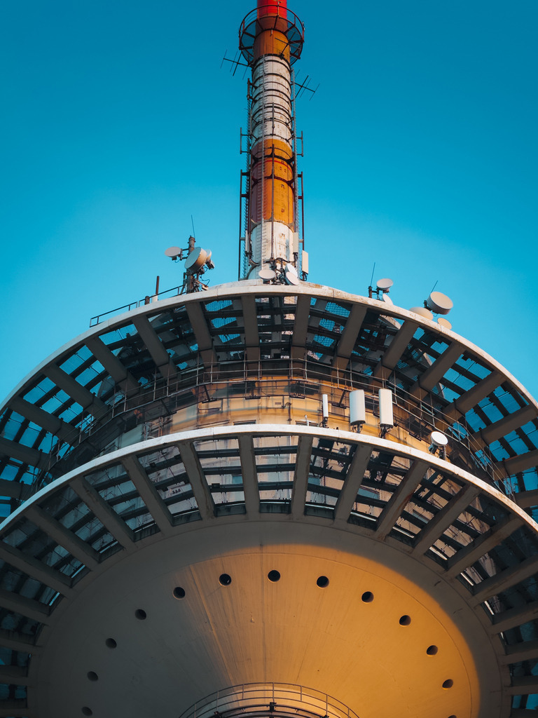 Fernmeldeturm Broitzem | Entdecke exklusive Fotokunst aus Braunschweig: Bildband, Leinwände, Postkarten, Kalender, digitale Downloads & Bildlizenzen. Jetzt im offiziellen Beautiful Braunschweig Shop! - Realisiert mit Pictrs.com