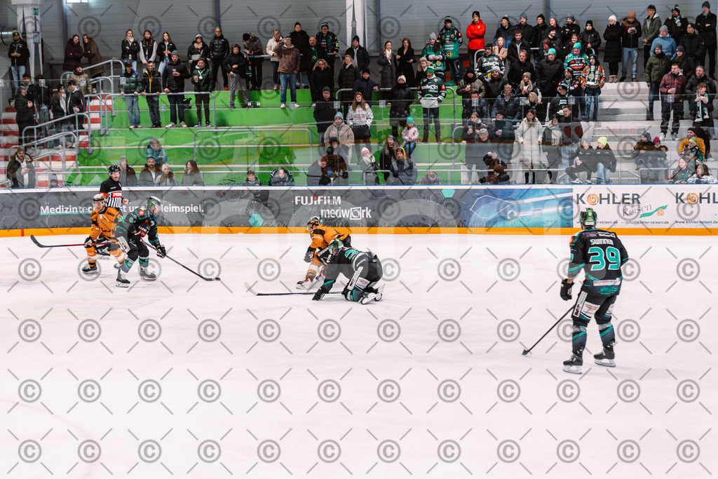 Alligators_vs_Fuessen_21.11.2025-044 | Höchstadt Alligators Fotogalerie: Eishockey-Action aus Franken. Professionelle Spielfotos, Portraits & Stadionbilder zum Download. Jetzt entdecken! - Realisiert mit Pictrs.com